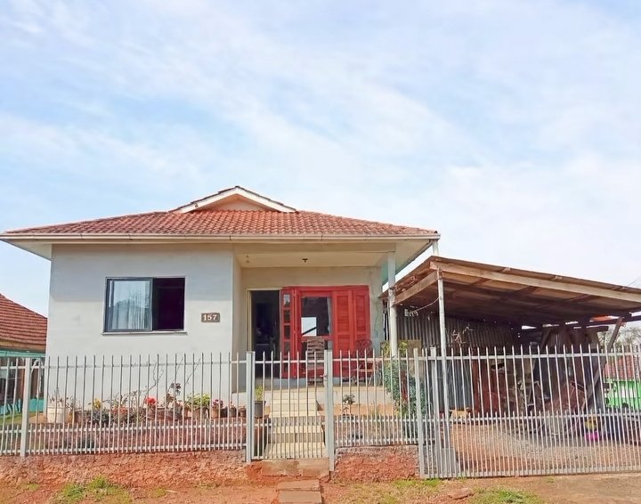 CASA DE DOIS PAVIMENTOS À VENDA!